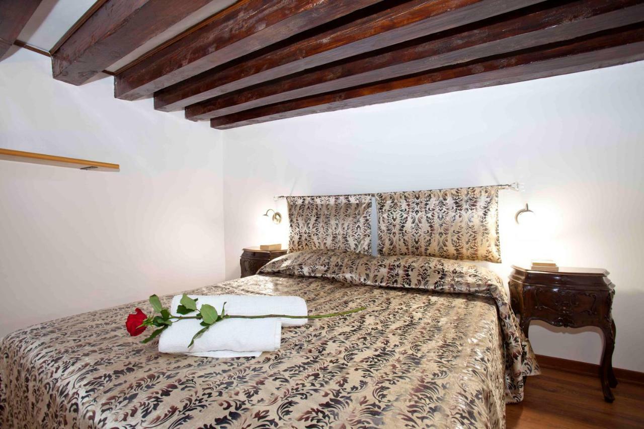 Di.Gianfranco Piano Nobile Apartment Venice Luaran gambar